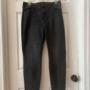 Kendall & Kylie - “The ultra babe skinny” jeans